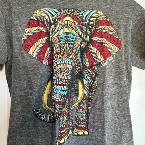 🎆 Riot Society Modern LA Elephant Graphic Festival Boho Gray Rayon Shirt Vintage - Picture 4 of 8